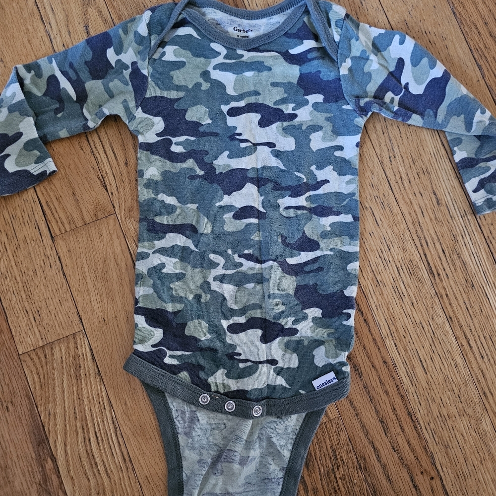 Gerber long sleeve onsie shirt